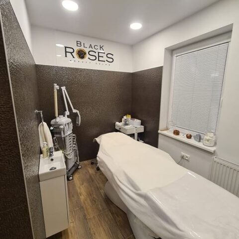 Black roses beauty salon