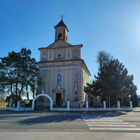 Kostol sv. Petra a Pavla-Jahodná