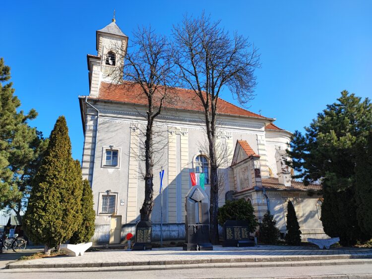 Kostol sv. Petra a Pavla-Jahodná